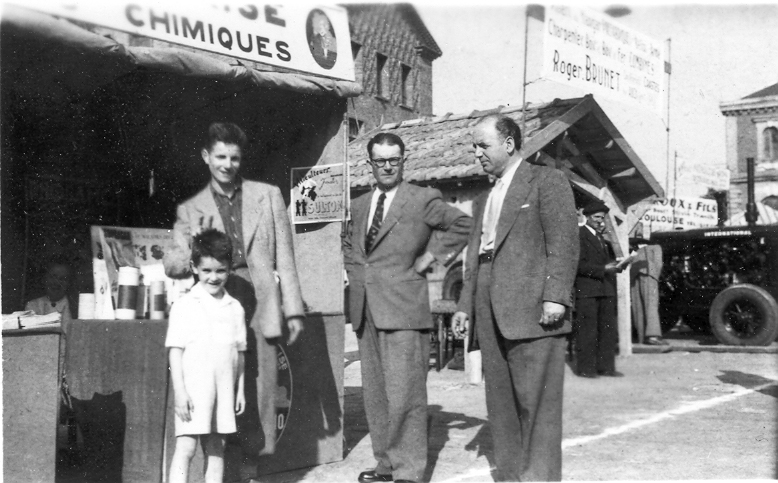 Un stand de La Bordelaise en 1952 (Pierre Meste à droite)